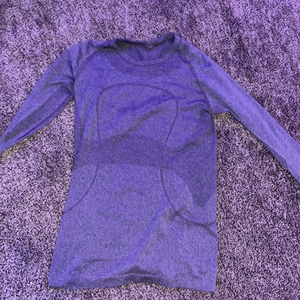 Medium Lululemon Swiftlt tech long sleeve